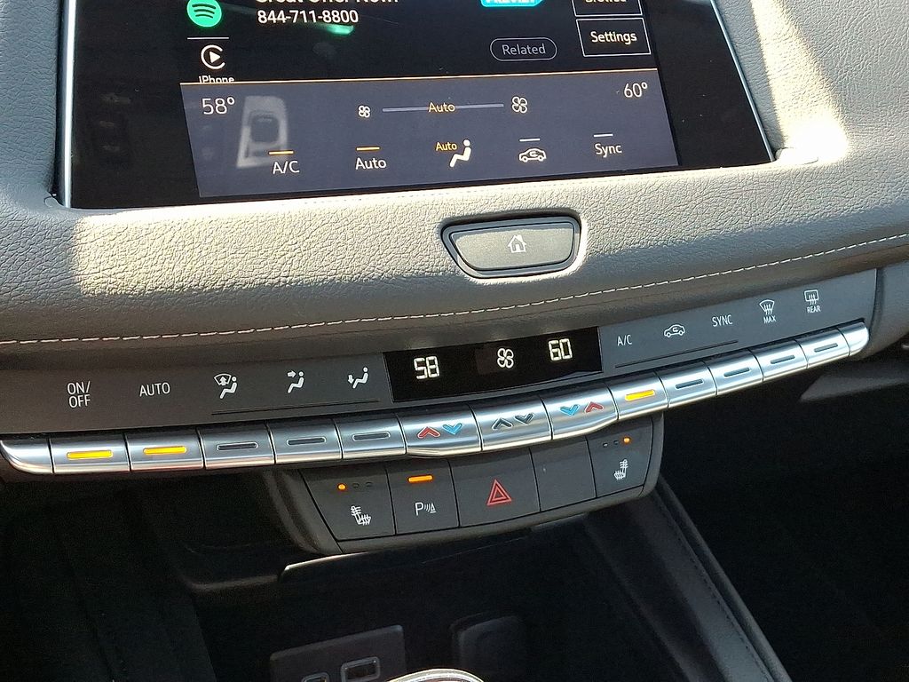 Thumbnail: 2023 Cadillac XT4 - 17