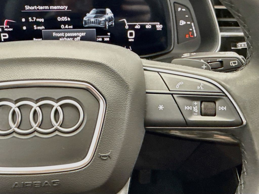 Thumbnail: 2023 Audi Q7 - 12
