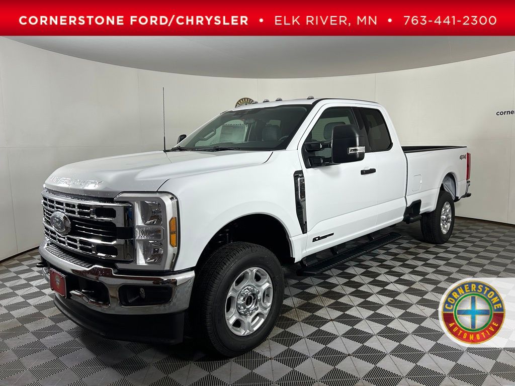 Oxford White 2026 Ford F-250 Super Duty Pickup Truck Four-Wheel Drive Automatic