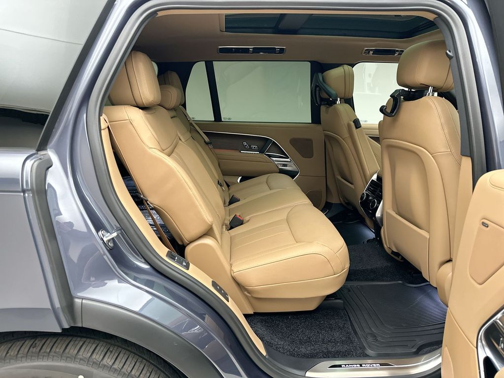 Thumbnail: 2026 Land Rover Range Rover - 7