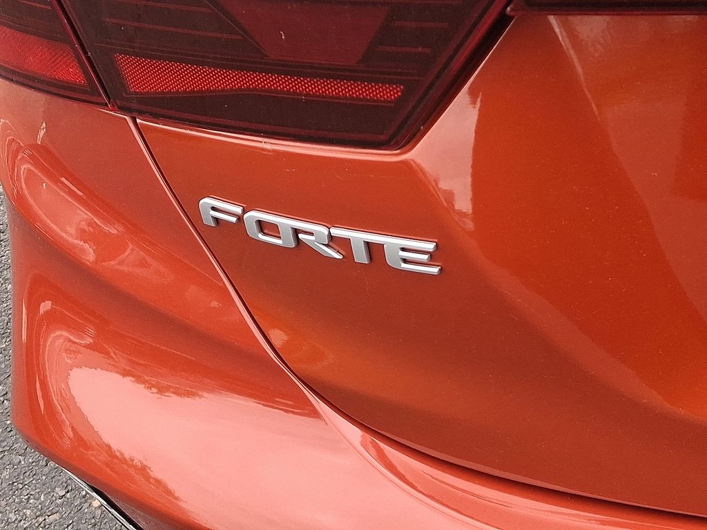 Thumbnail: 2023 Kia Forte - 30