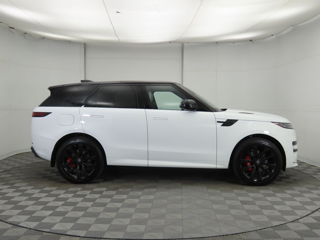 Thumbnail: 2025 Land Rover Range Rover Sport - 4
