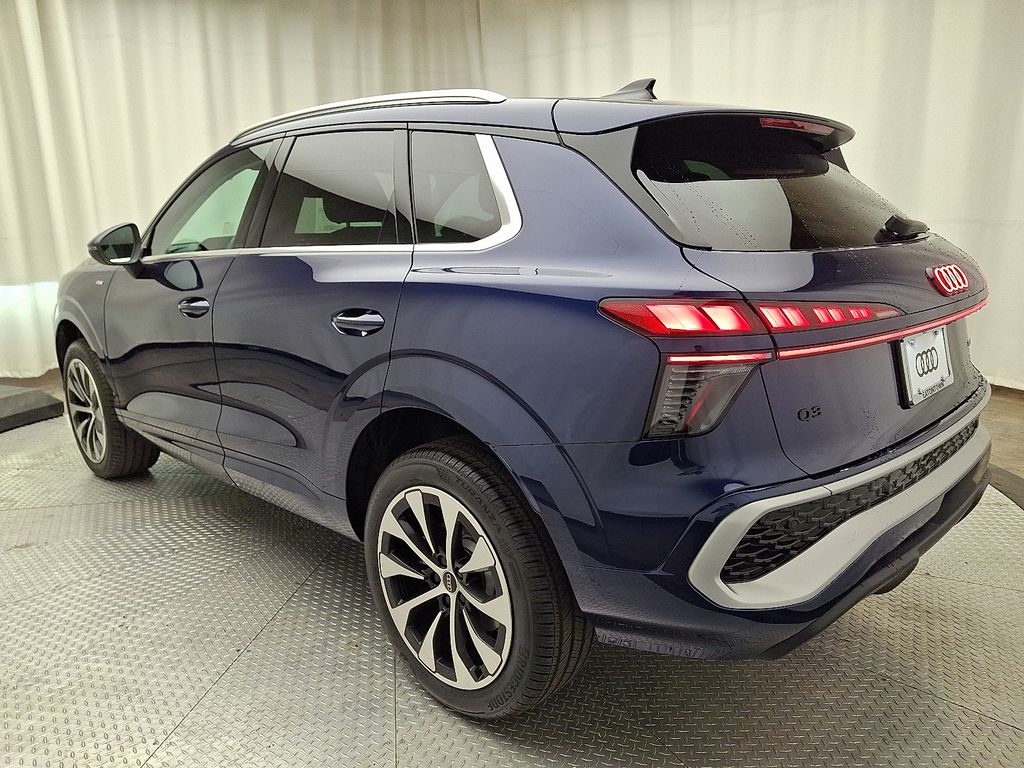 Thumbnail: 2026 Audi Q3 - 4