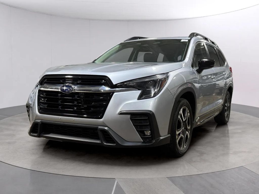 Used 2024 Ice Silver Metallic Subaru Limited image 7