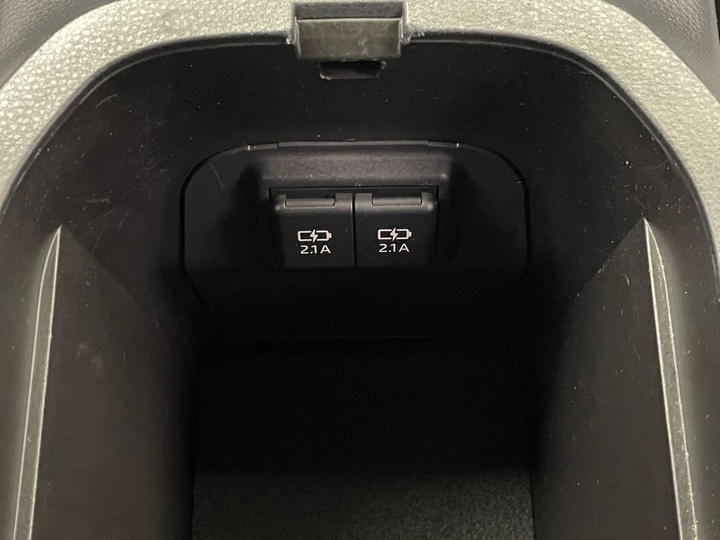 2020 Toyota RAV4 XSE 31
