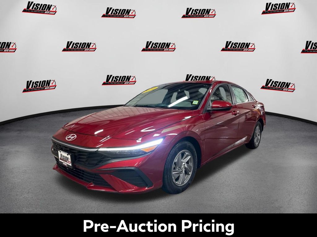 Ultimate Red 2024 Hyundai Elantra SE FWD Sedan Front-Wheel Drive Continuously Variable Transmission