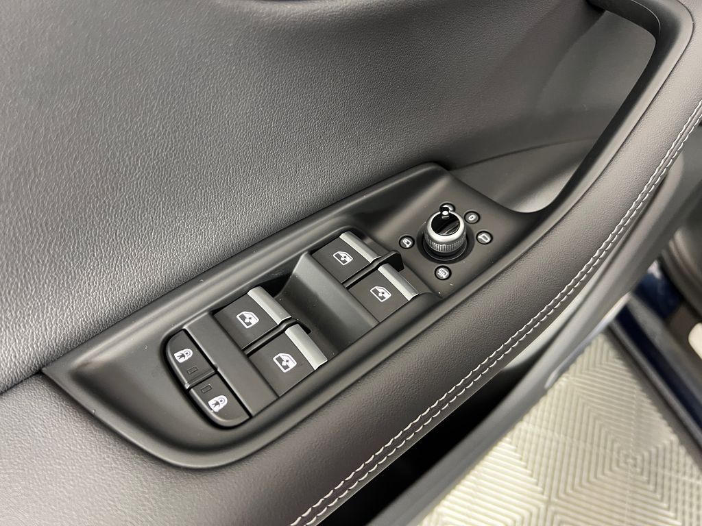 Thumbnail: 2025 Audi Q7 - 30