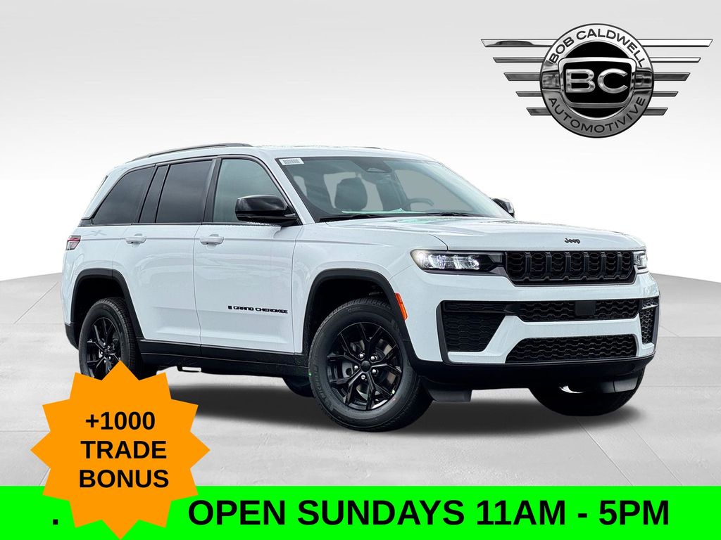 Bright White Clearcoat 2026 Jeep Grand Cherokee SUV / Crossover Four-Wheel Drive 8-Speed Automatic