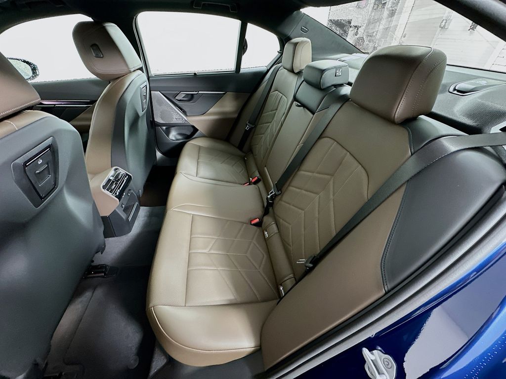 Thumbnail: 2026 BMW 5 Series - 17