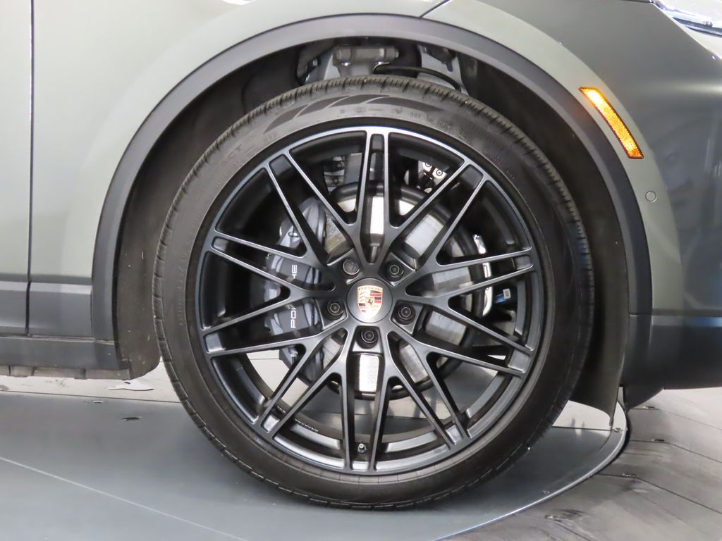 Thumbnail: 2025 Porsche Macan - 11