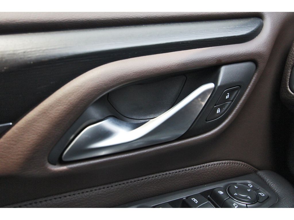 2022 GMC Yukon Denali Black at Ultimate Motorsports