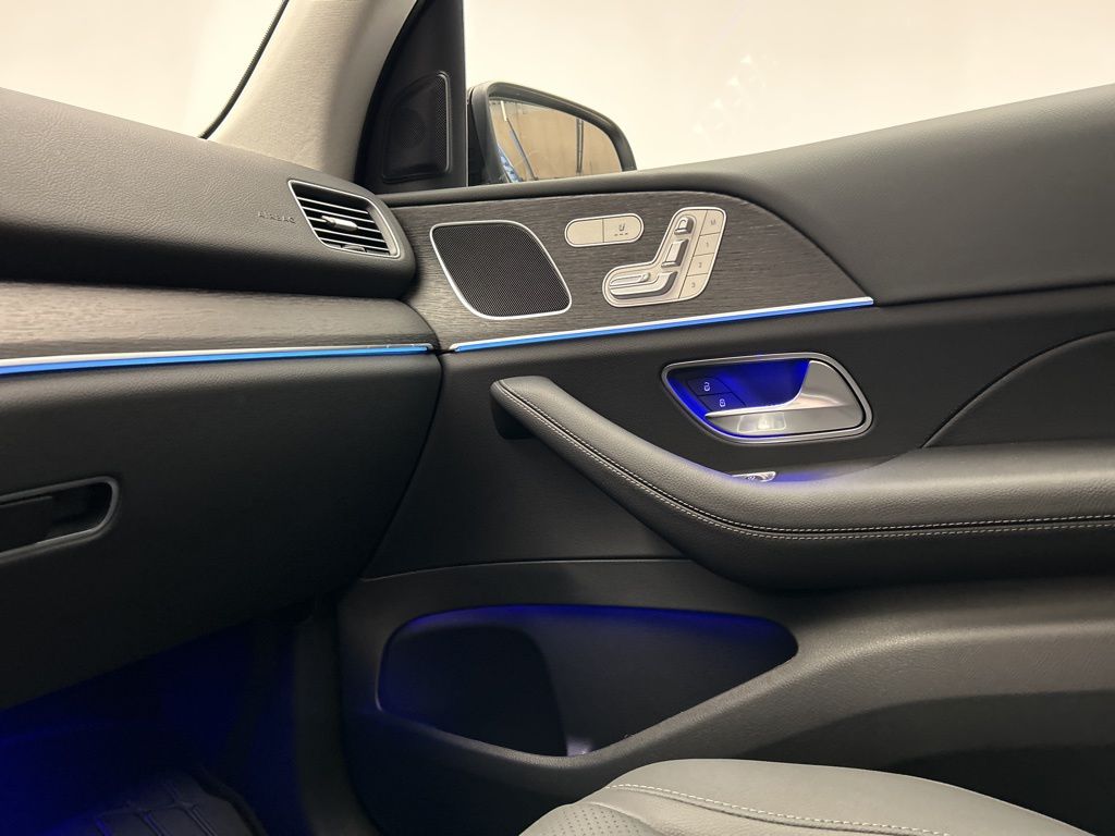 Thumbnail: 2026 Mercedes-Benz GLE - 20