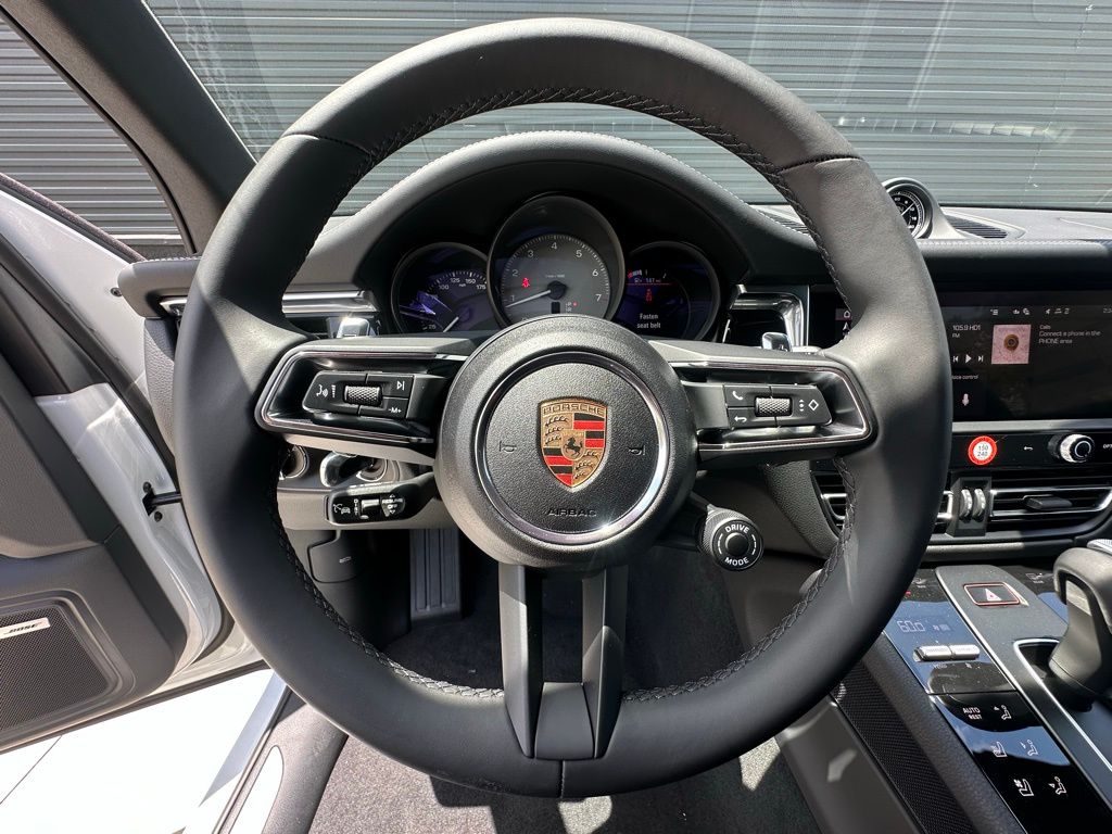 Thumbnail: 2025 Porsche Macan - 19