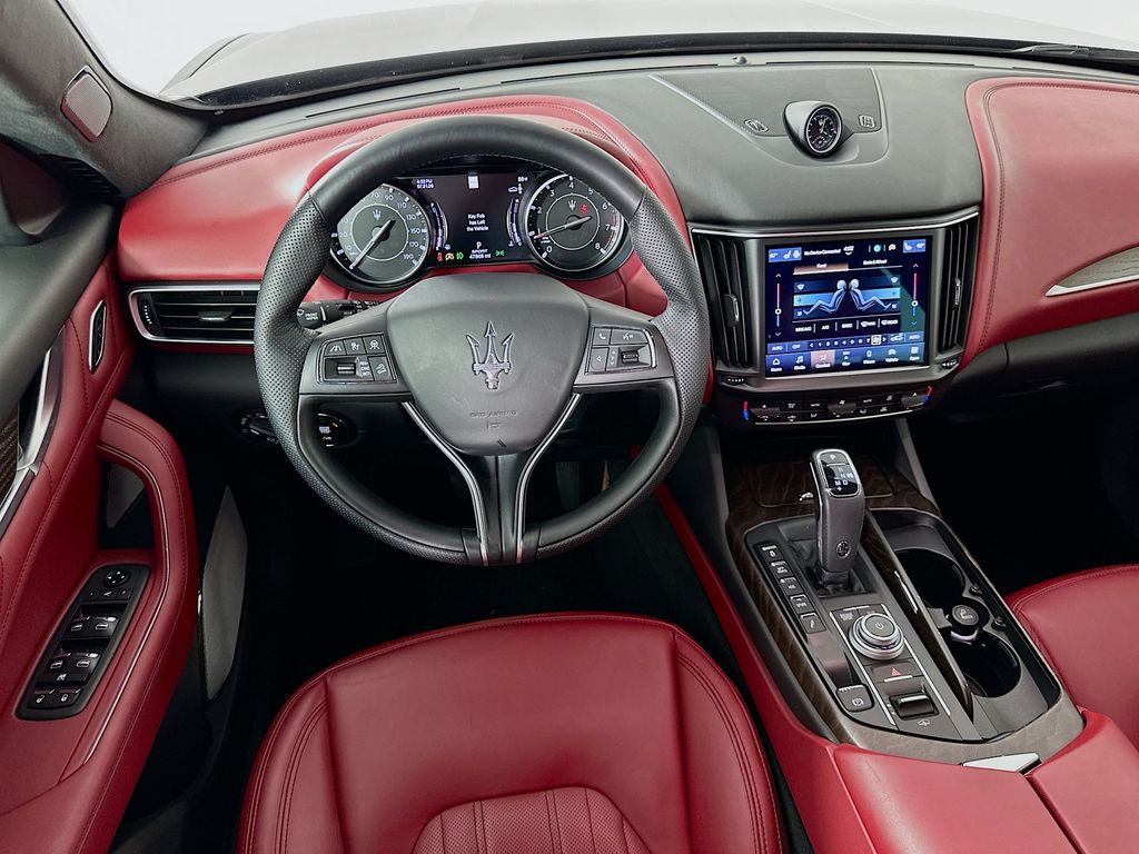 Thumbnail: 2022 Maserati Levante - 23