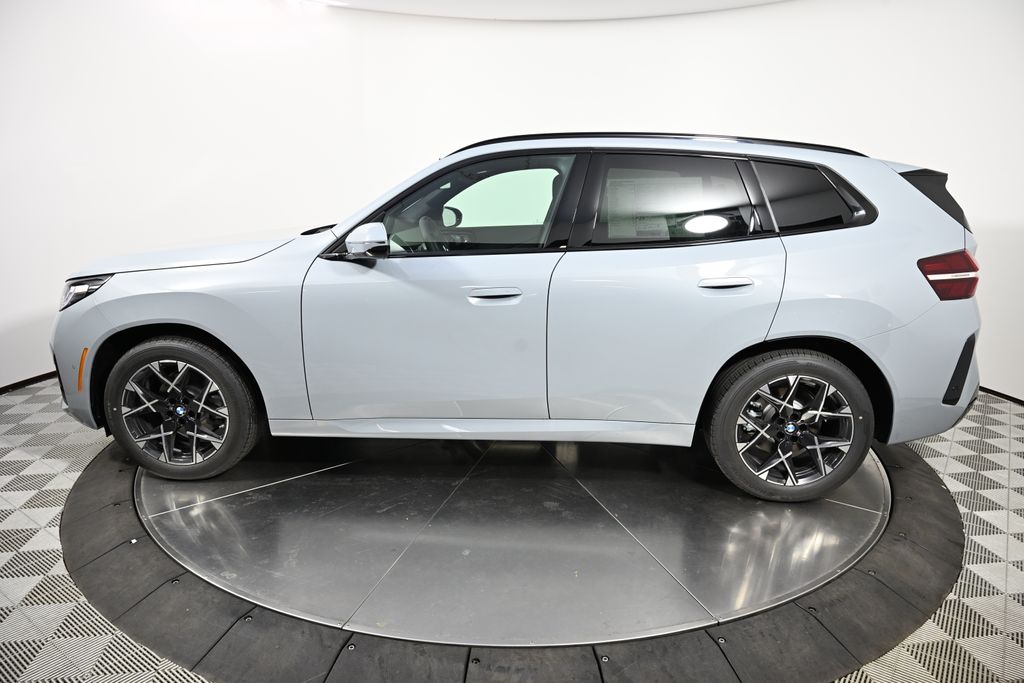 Thumbnail: 2026 BMW X3 - 2