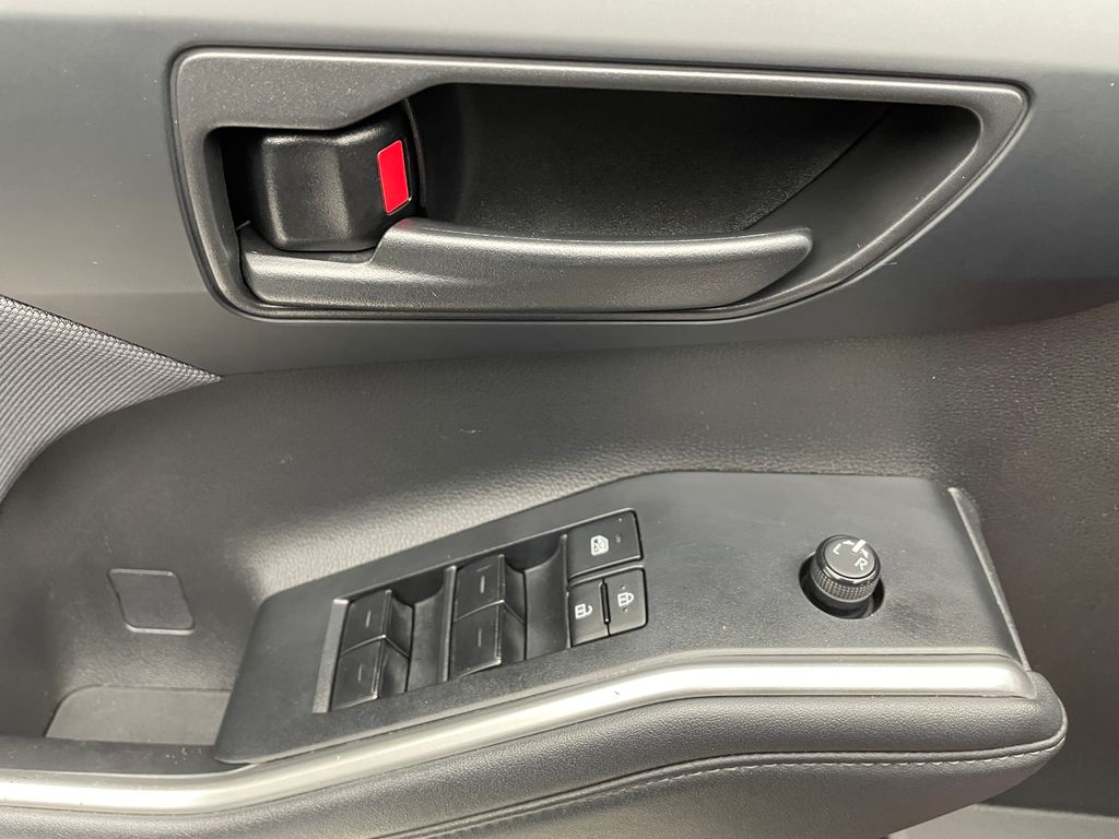 Thumbnail: 2022 Toyota Highlander - 10