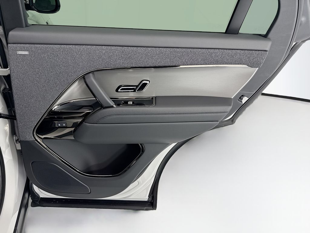 Thumbnail: 2026 Land Rover Range Rover Sport - 26