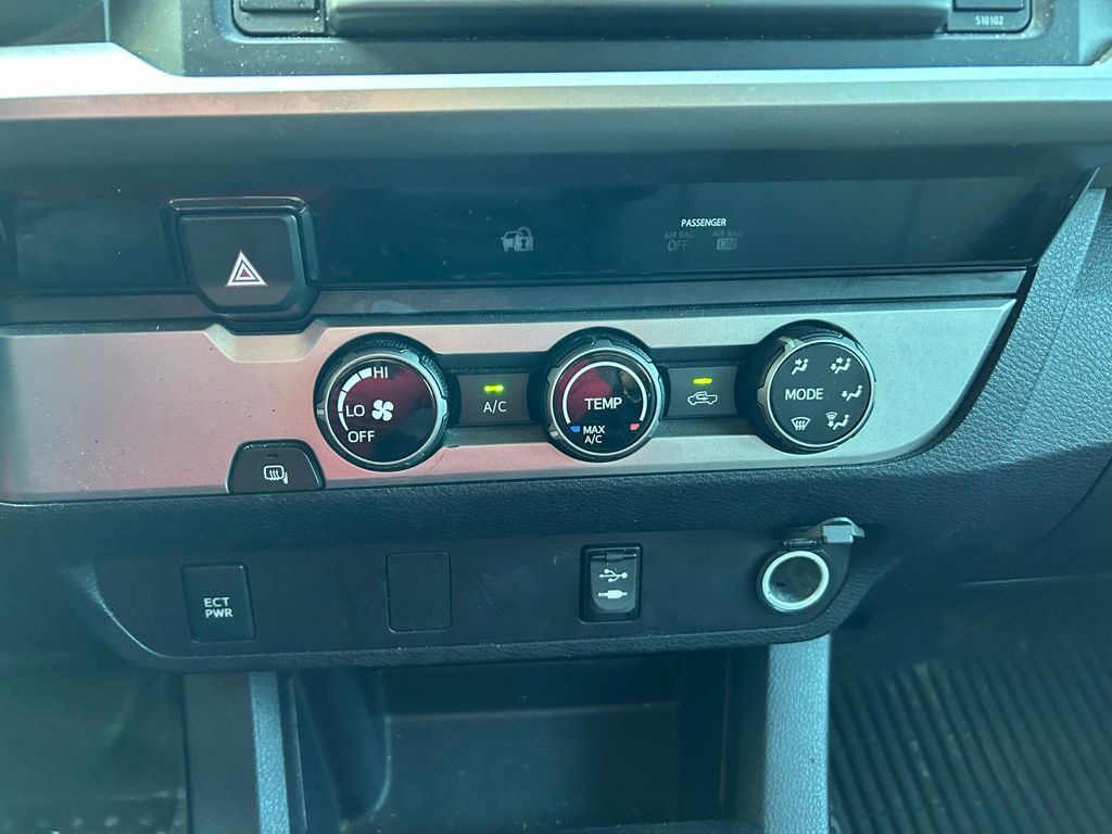 Thumbnail: 2017 Toyota Tacoma - 24