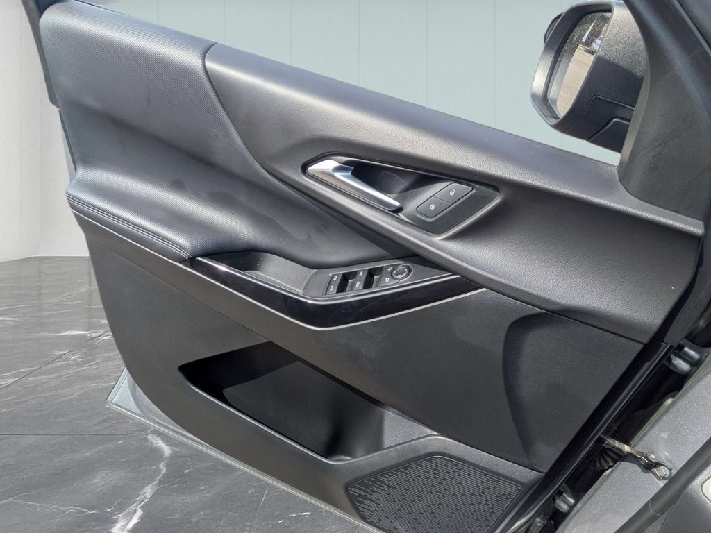 2025 Chevrolet Equinox LT - Photo 14
