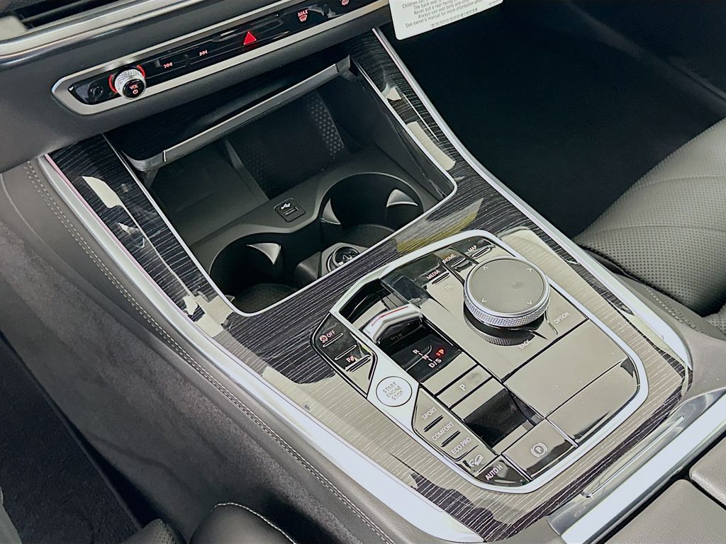 Thumbnail: 2026 BMW X5 - 15