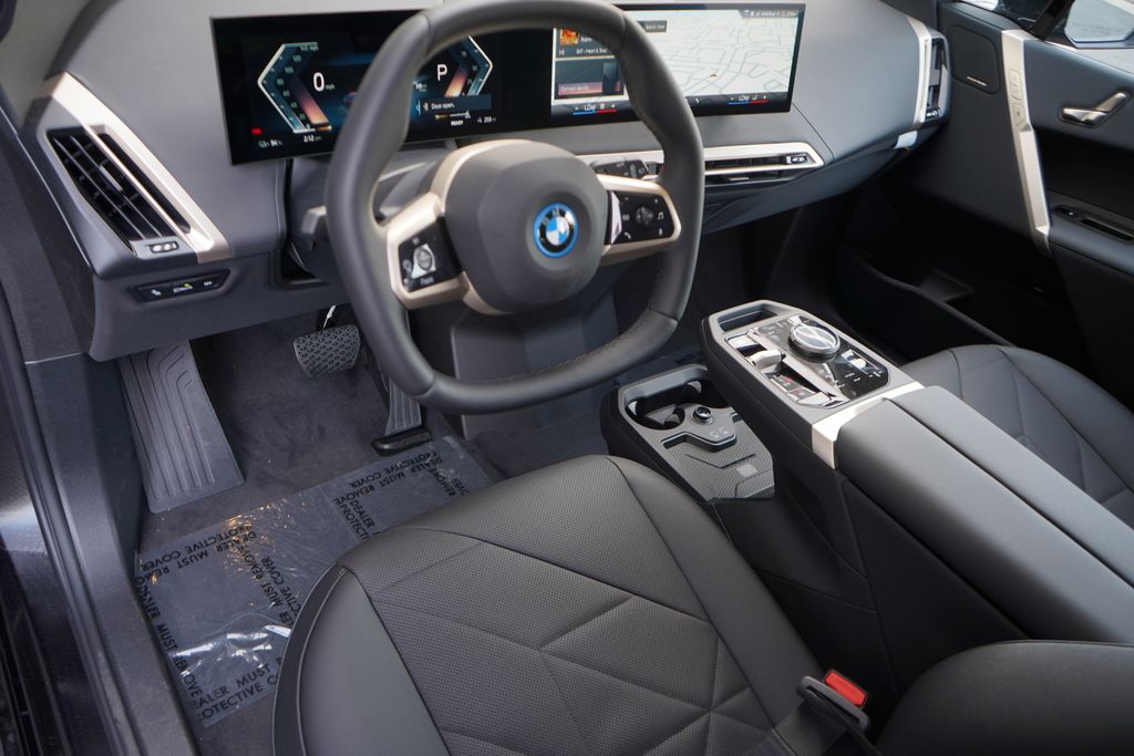 2025 BMW iX xDrive50 12