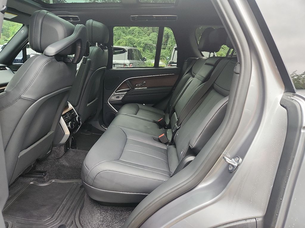 Thumbnail: 2024 Land Rover Range Rover - 10