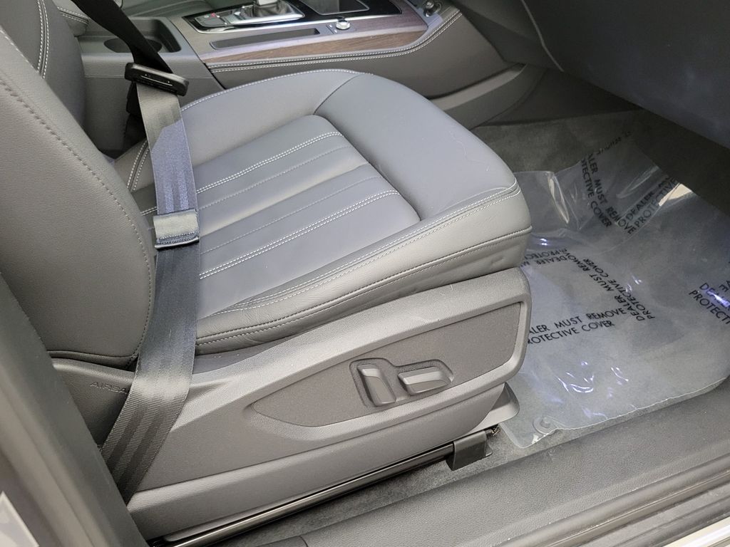 Thumbnail: 2023 Audi Q5 - 14