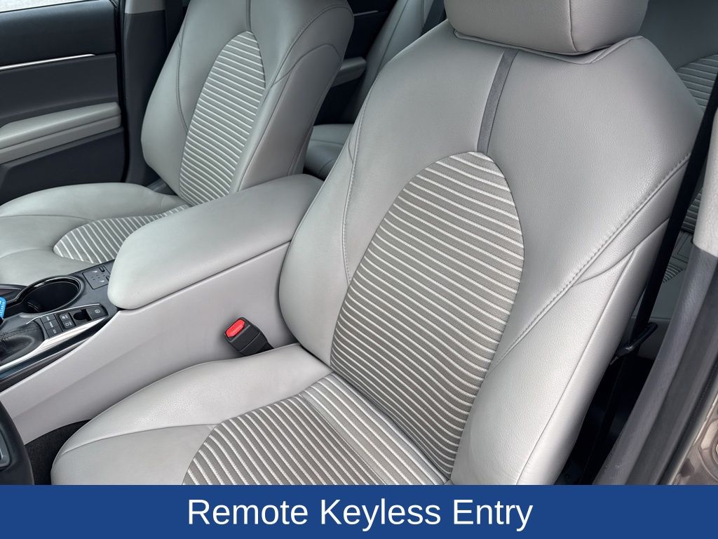 2018 Toyota Camry Hybrid SE