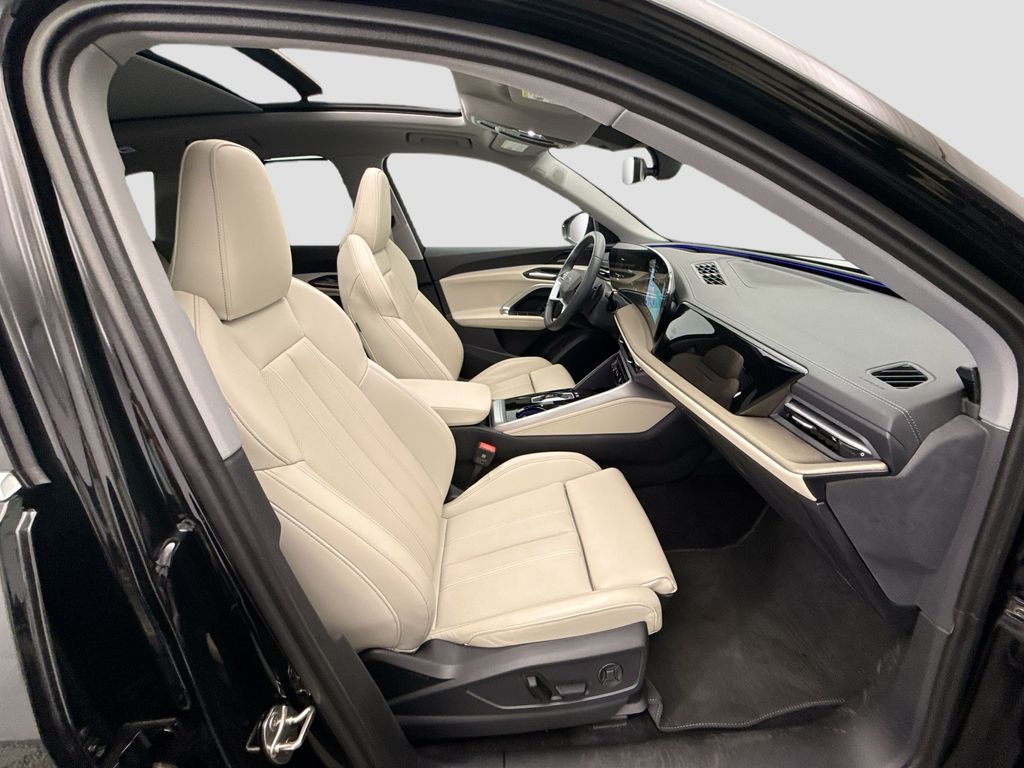 Thumbnail: 2025 Audi Q5 - 19