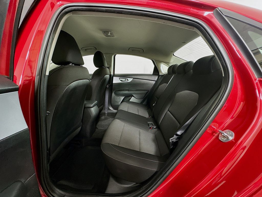 Thumbnail: 2022 Kia Forte - 23