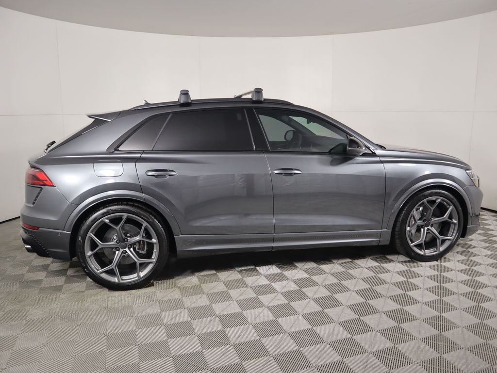 Thumbnail: 2026 Audi RS Q8 - 4