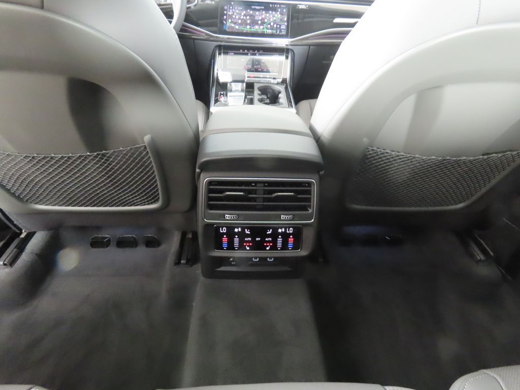 Thumbnail: 2026 Audi Q7 - 25
