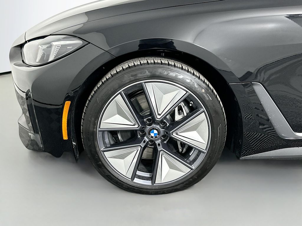 2025 BMW i4 xDrive40 23