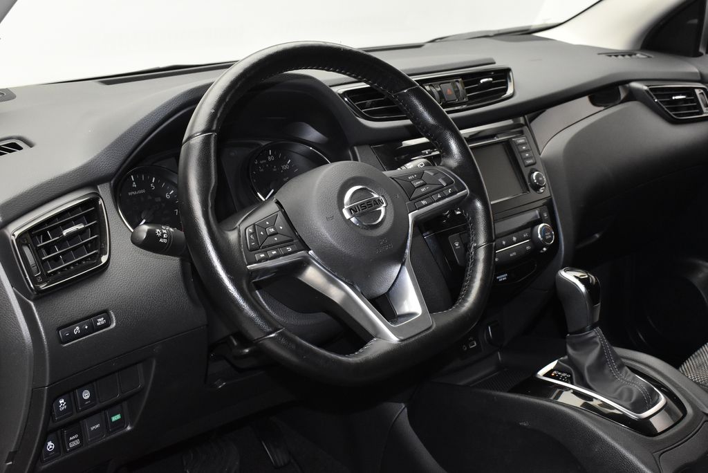 Thumbnail: 2021 Nissan Rogue Sport - 17