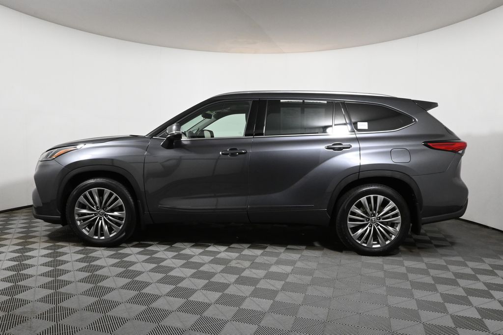 Thumbnail: 2021 Toyota Highlander - 2