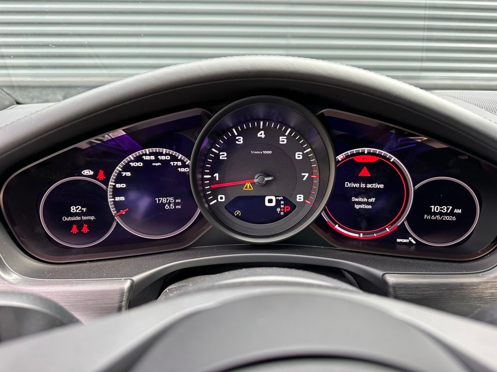 Thumbnail: 2023 Porsche Panamera - 25