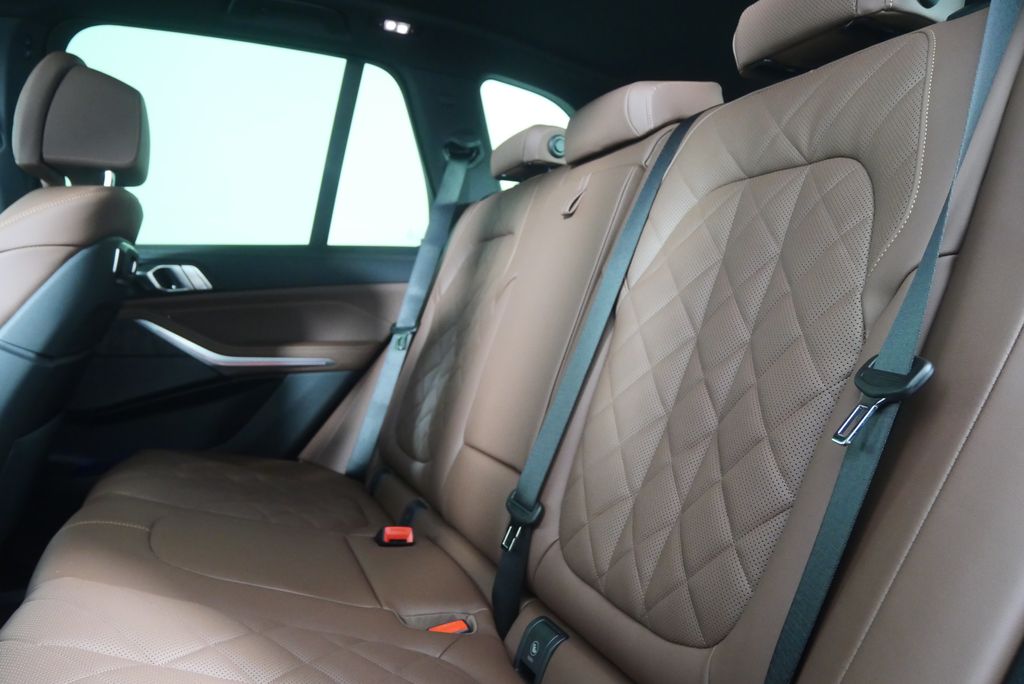 Thumbnail: 2026 BMW X5 - 16