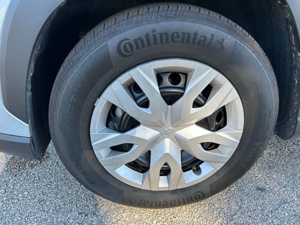 Thumbnail: 2025 Toyota Corolla Cross - 9