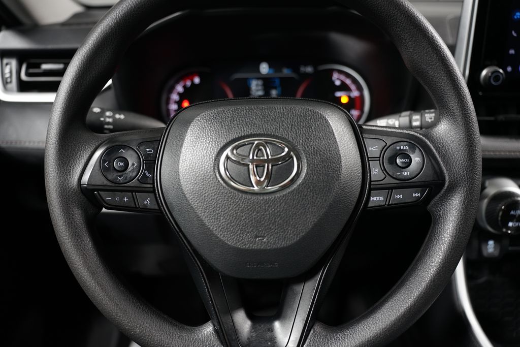 2024 Toyota RAV4 XLE 12
