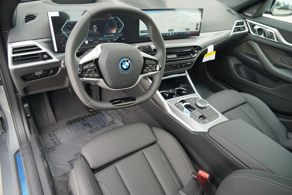 Thumbnail: 2026 BMW i4 - 12