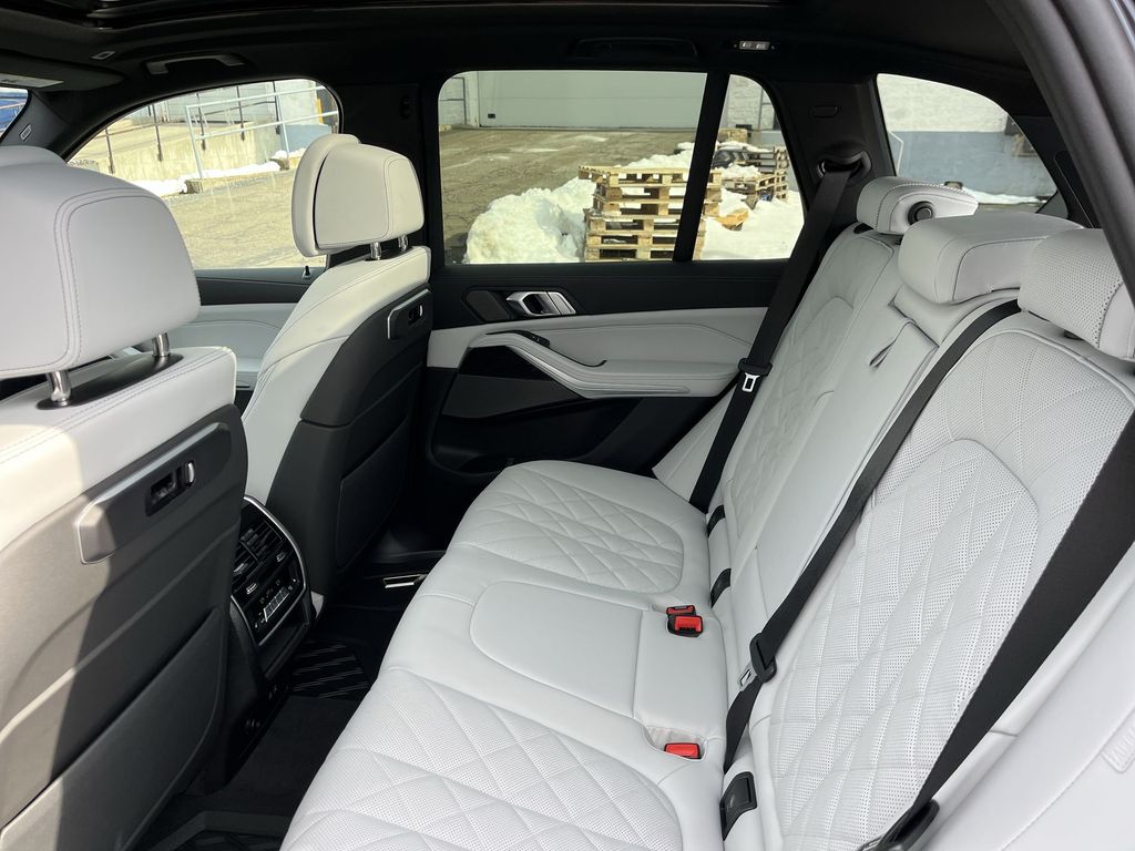 Thumbnail: 2026 BMW X5 - 23