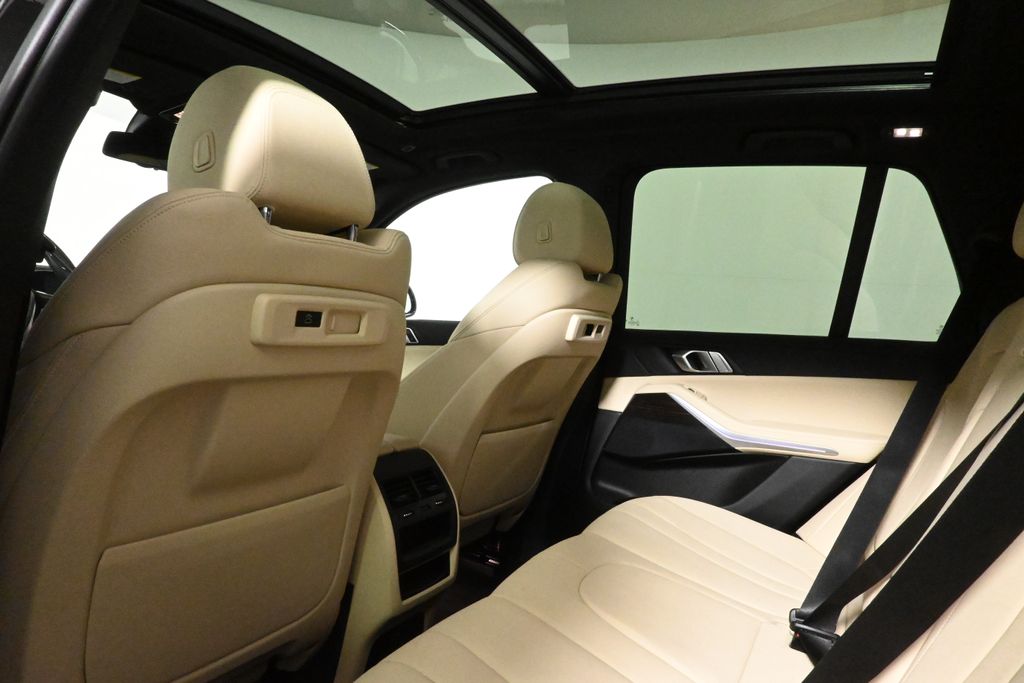 Thumbnail: 2021 BMW X5 - 32