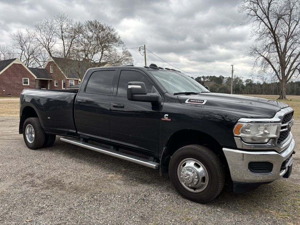 Diamond Black Crystal Pearlcoat 2024 RAM 3500 Tradesman Crew Cab LB DRW 4WD Pickup Truck Four-Wheel Drive 6-Speed Automatic