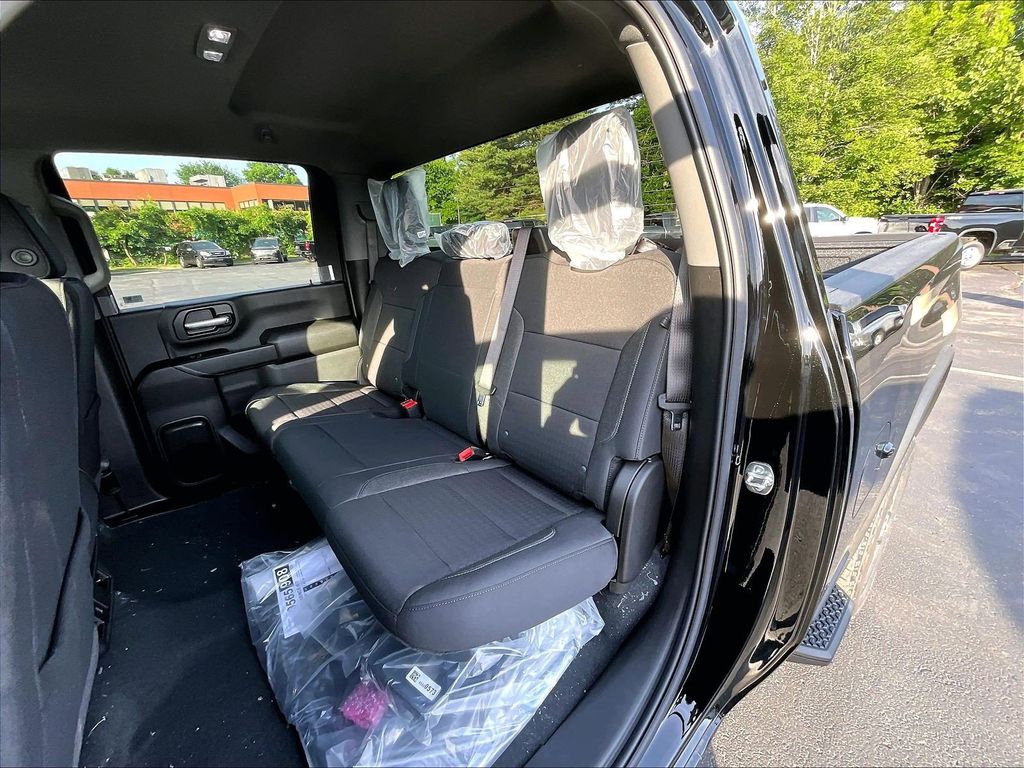 2026 Chevrolet Silverado 2500HD — photo 15
