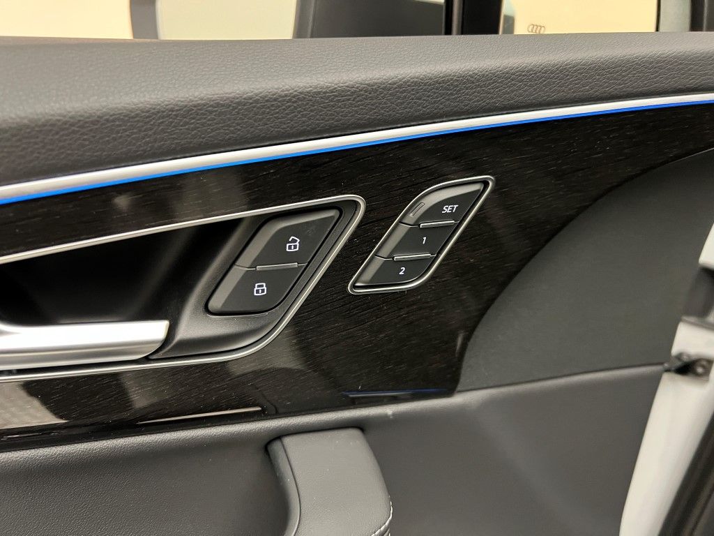 Thumbnail: 2026 Audi Q7 - 32