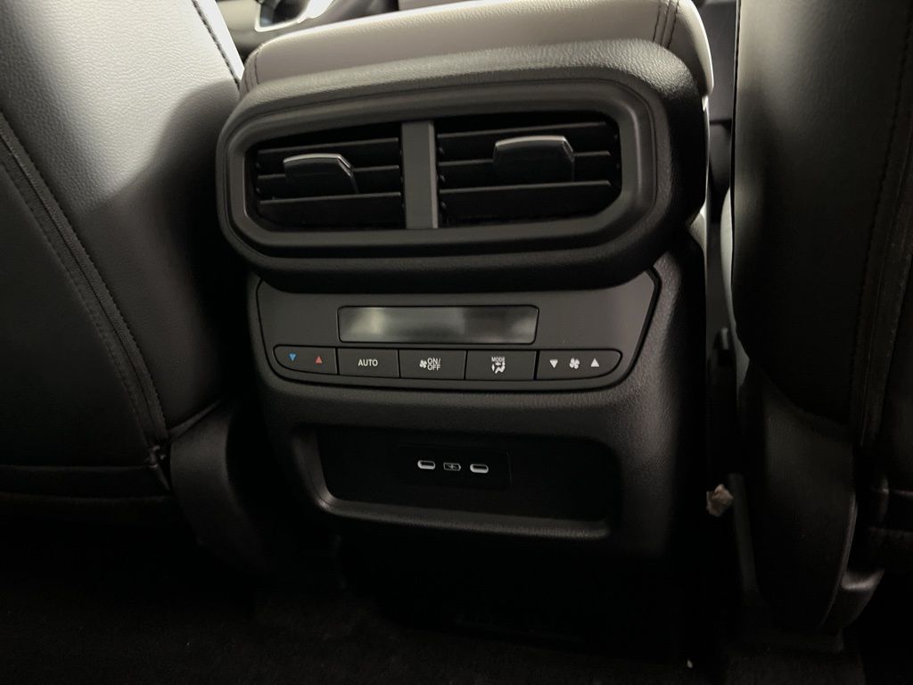 Thumbnail: 2025 Honda Pilot - 16
