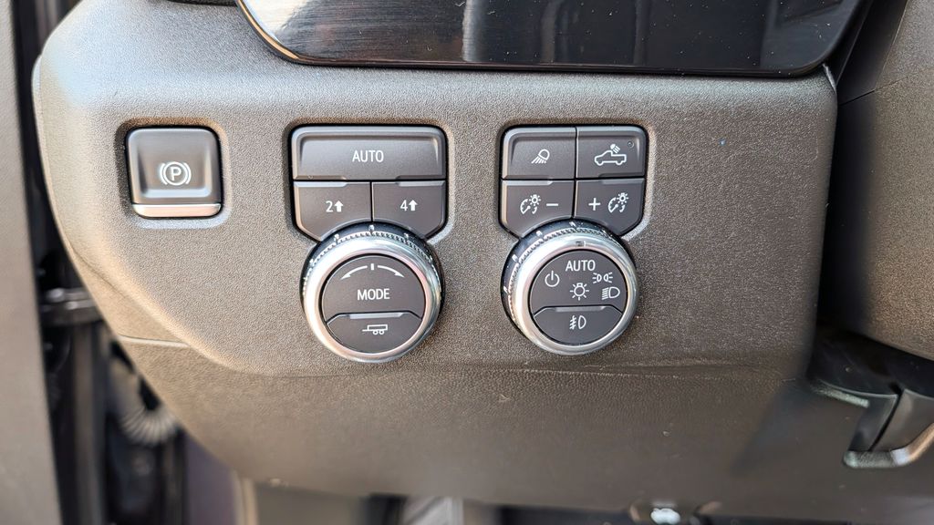 Used 2025 GMC Sierra 1500 SLT 4D Crew Cab