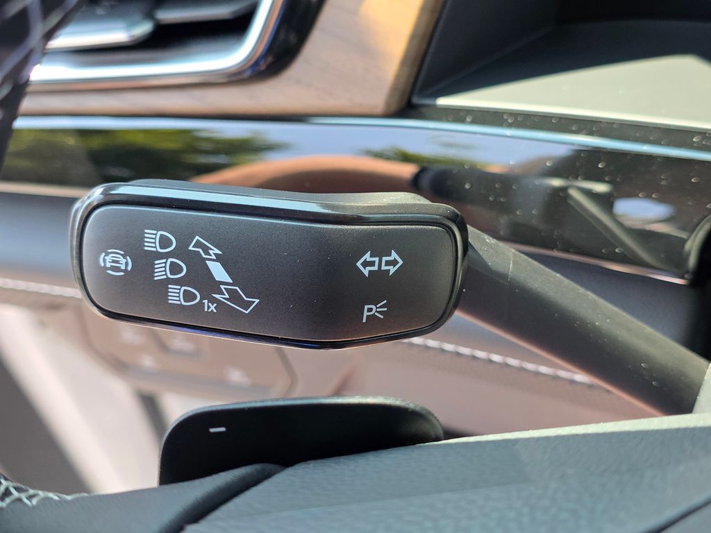 2026 Volkswagen Atlas 2.0T SE White/off-white at Sutliff Volkswagen