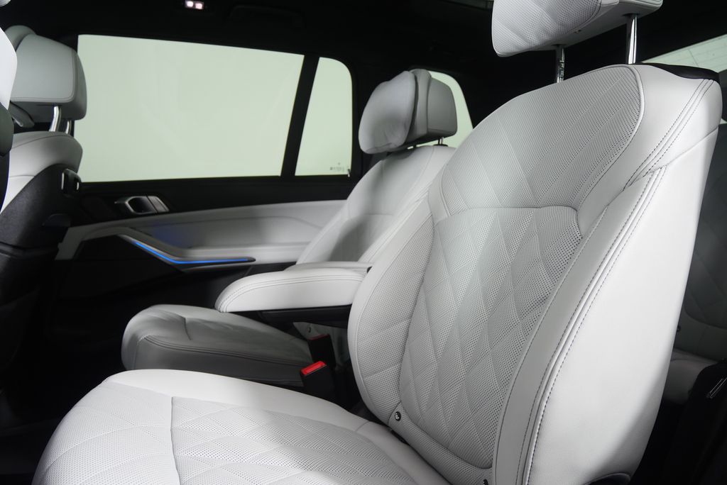 Thumbnail: 2024 BMW X7 - 15