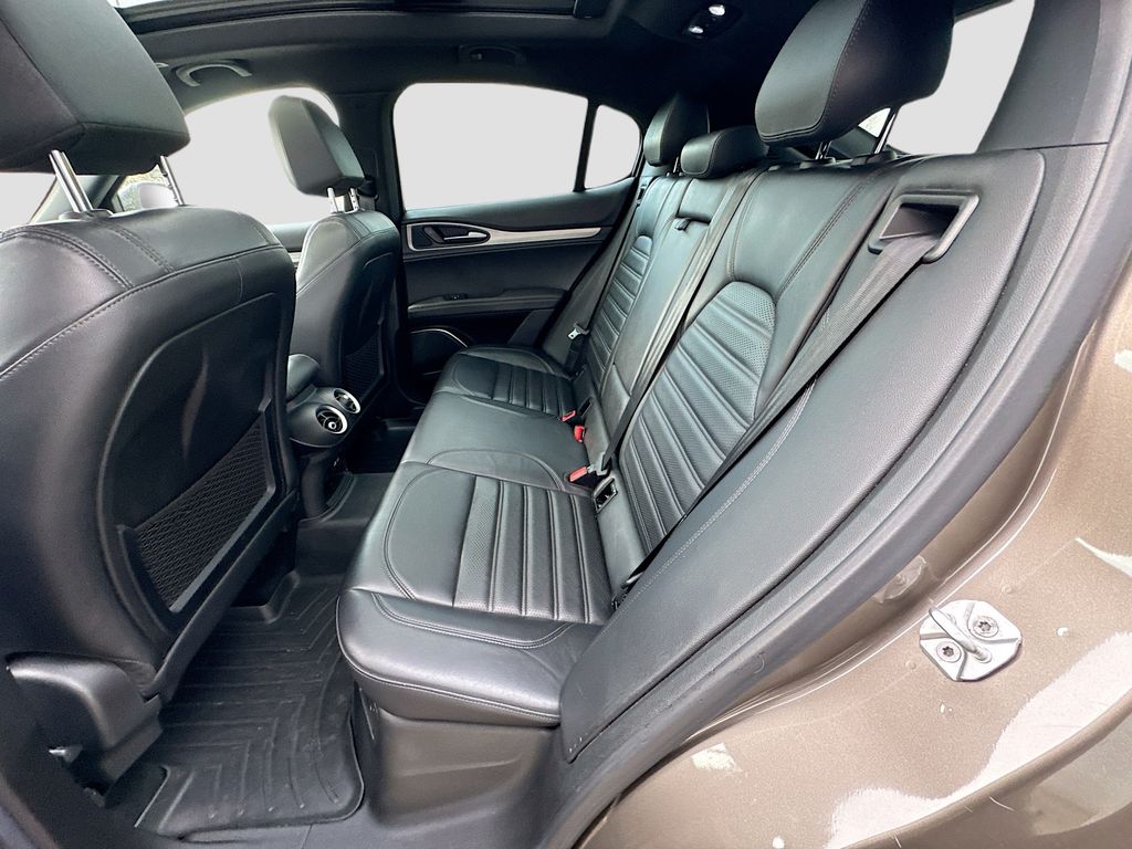 Used 2019  Alfa Romeo Ti image 28